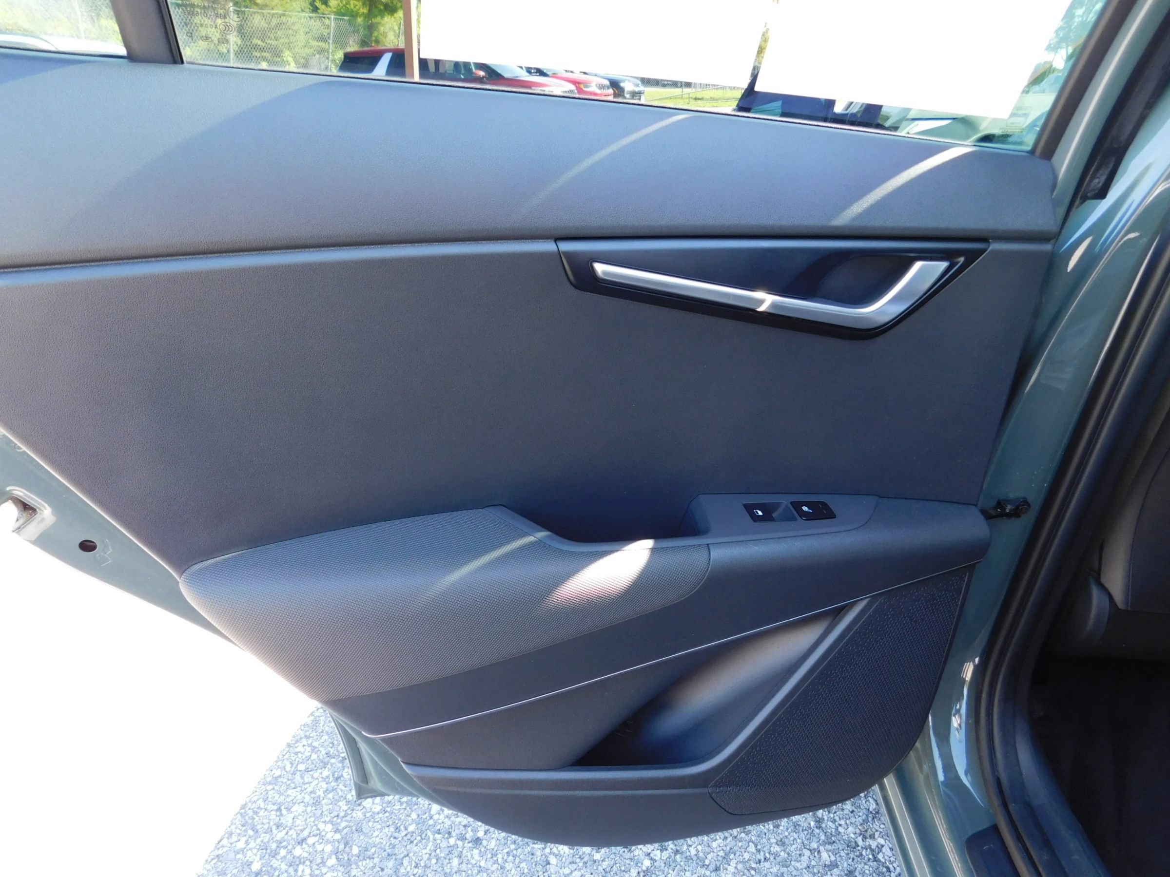 Used 2024 Kia Niro Wind w/ Wind Preserve Package FWD image 12