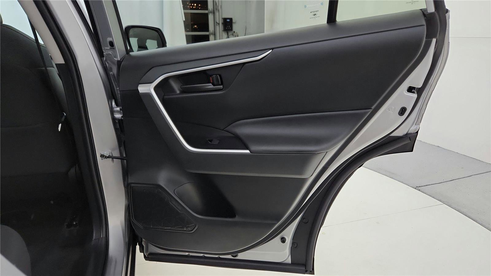 Certified 2023 Toyota RAV4 LE image 31
