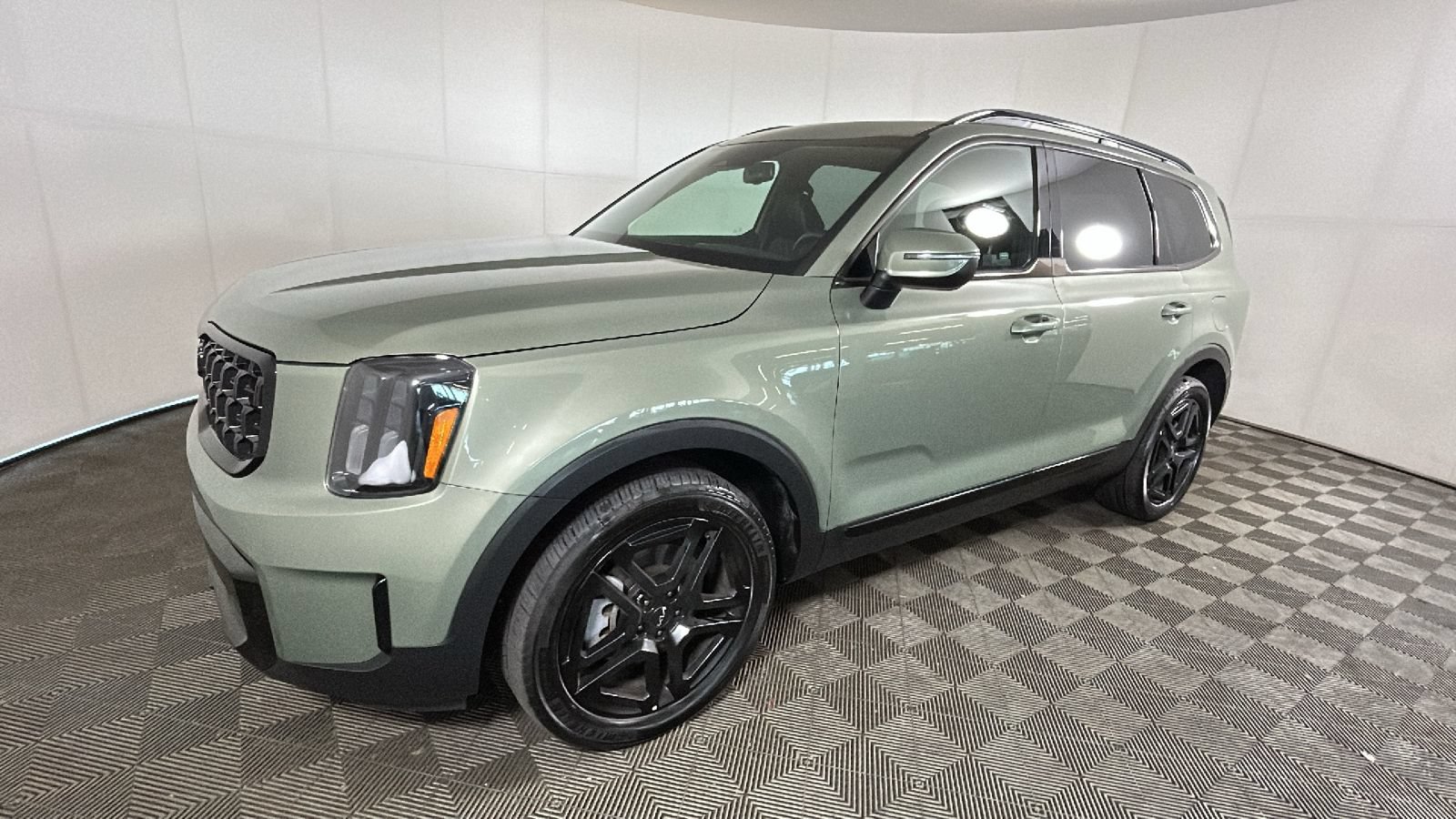 Used 2024 Kia Telluride EX X-Line AWD/4WD image 8