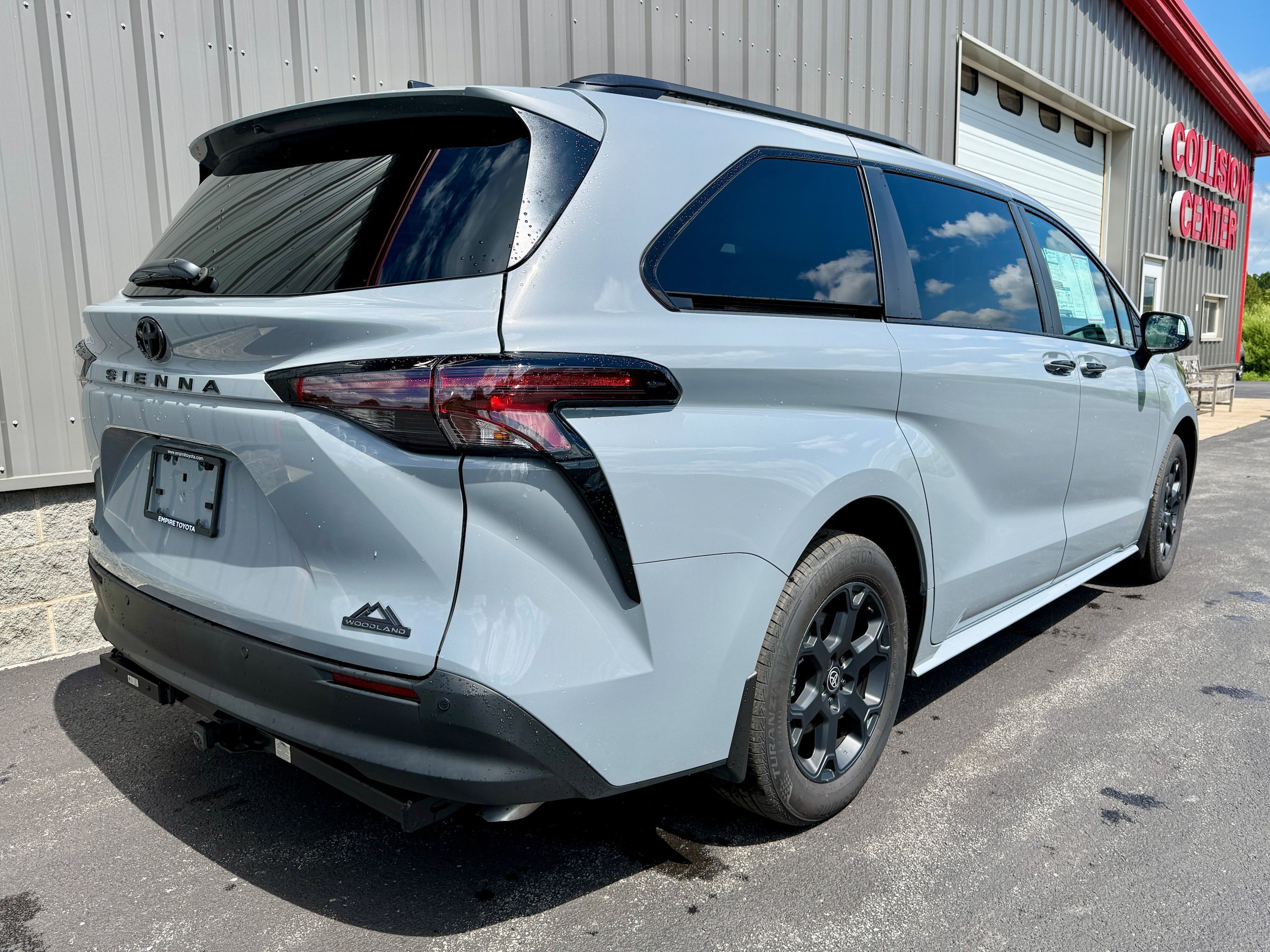 Certified 2026 Toyota Sienna XLE Woodland Edition AWD/4WD image 31