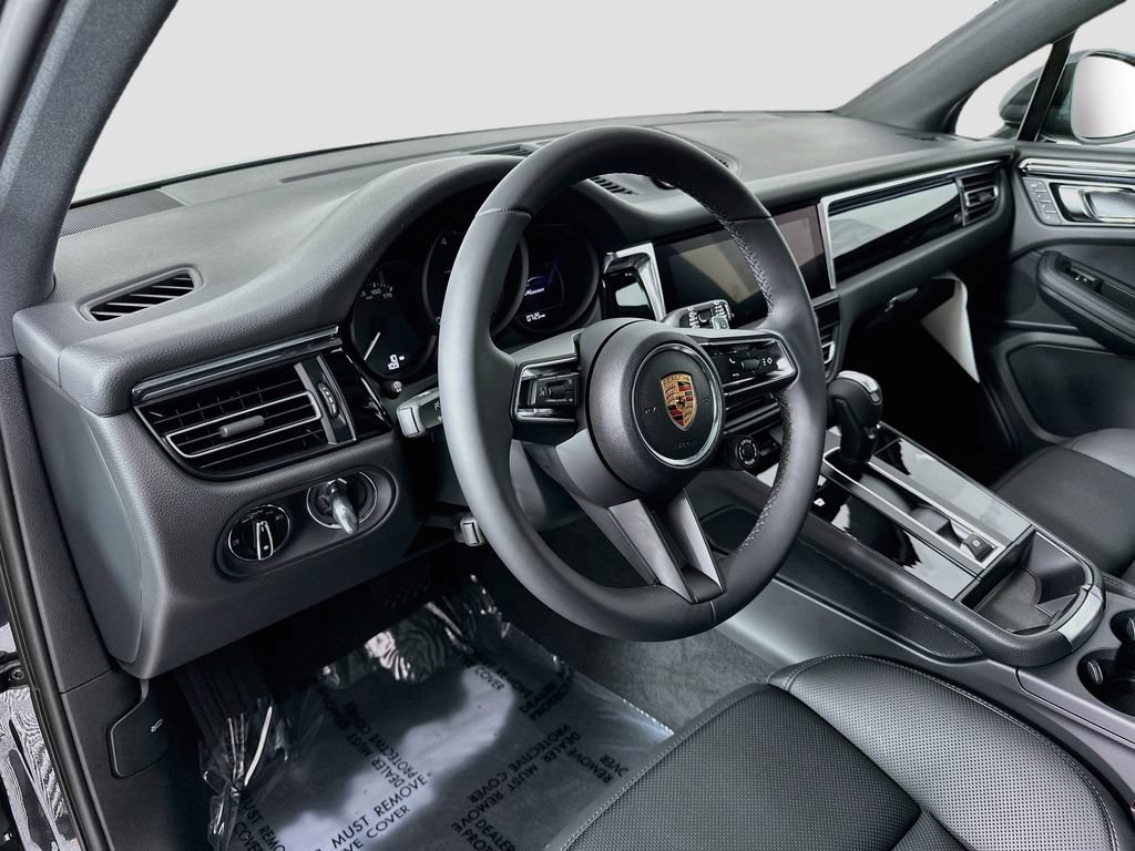 New 2026 Porsche Macan AWD/4WD image 4