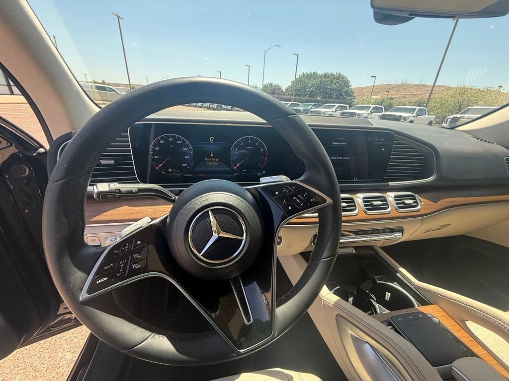 Used 2024 Mercedes-Benz GLE 350 4MATIC image 11