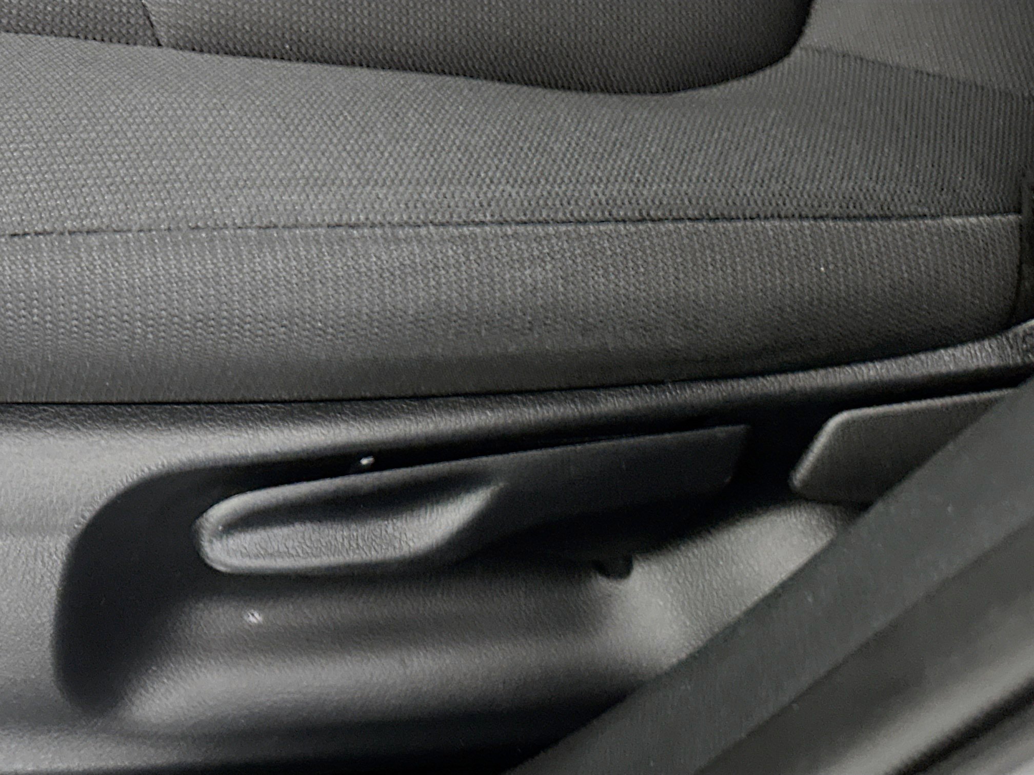 Used 2025 Toyota Corolla Cross LE image 13