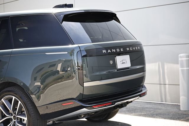 New 2026 Land Rover Range Rover Long Wheelbase SE image 9