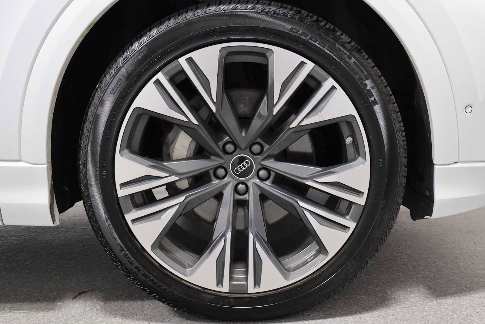 Certified 2025 Audi Q8 Premium Plus w/ Premium Plus Package AWD/4WD image 12