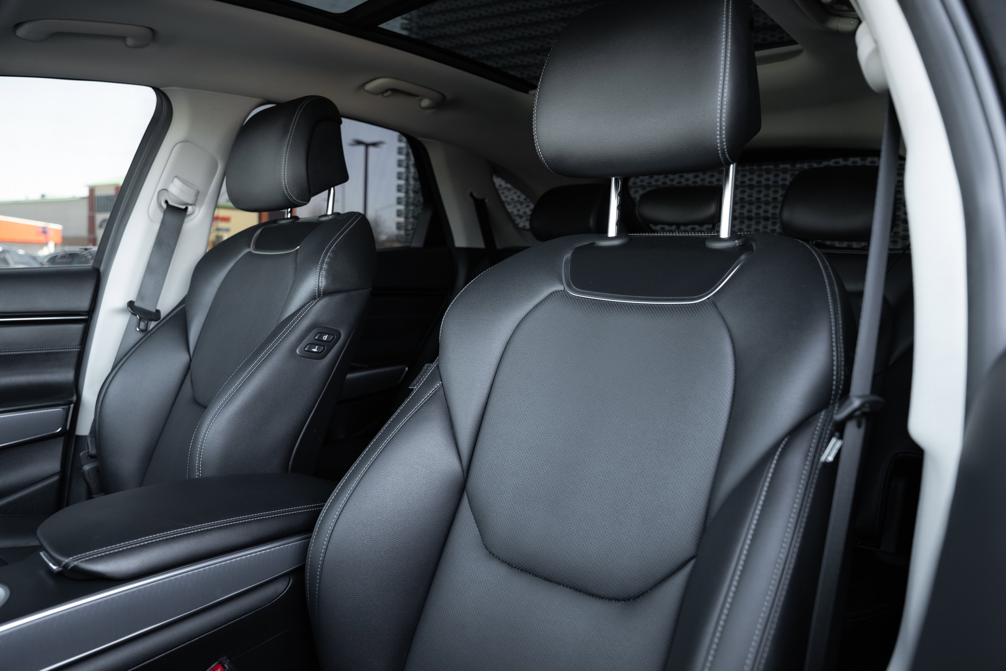 Used 2022 Genesis GV70 2.5T w/ Select Package image 23