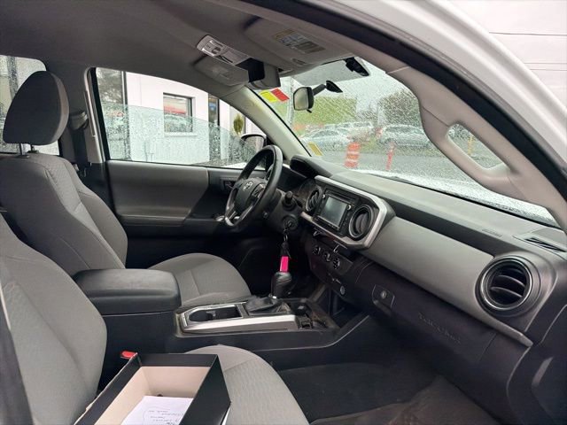 Used 2017 Toyota Tacoma SR5 w/ SR5 Appearance Package (SM) image 11
