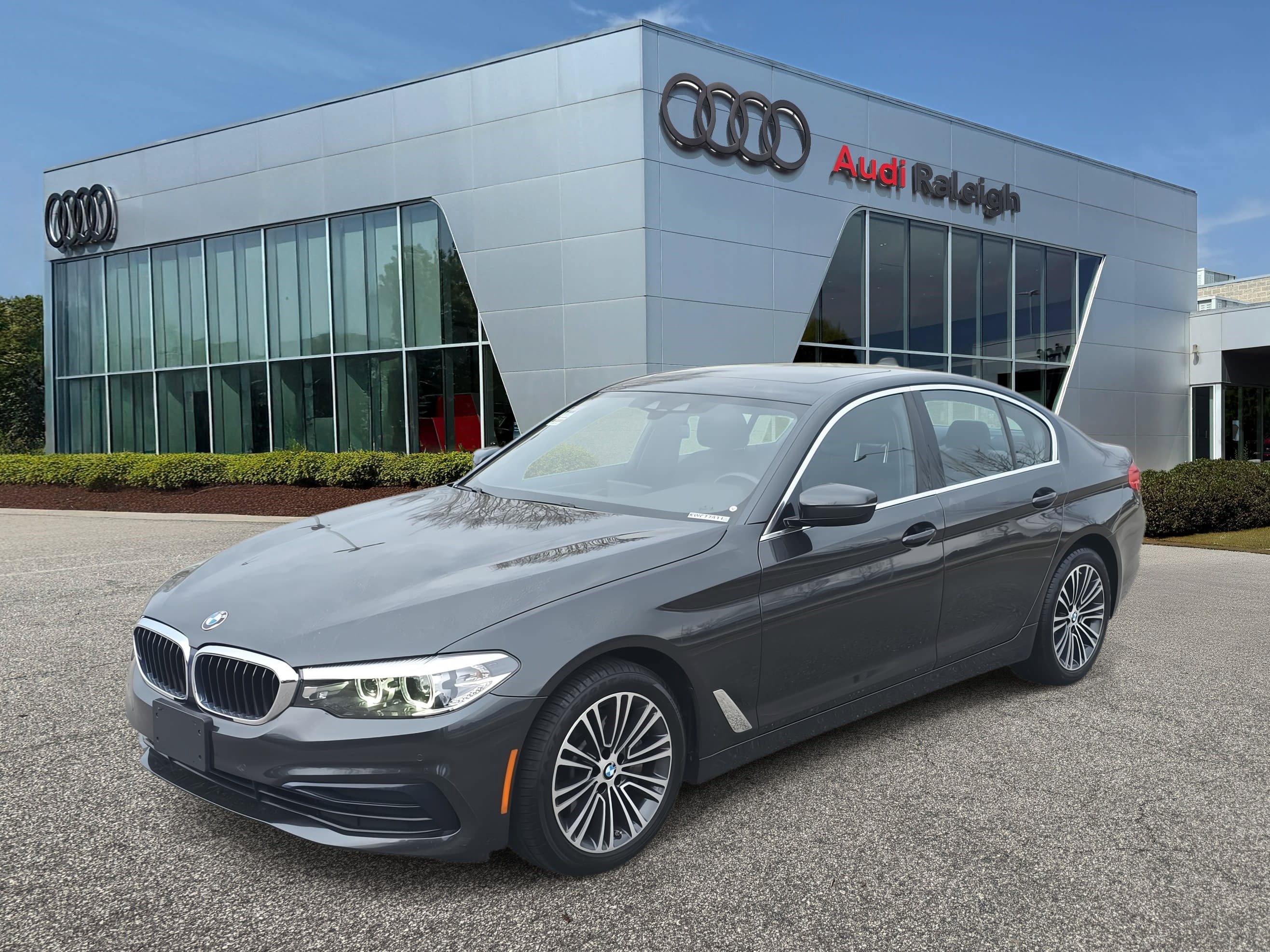 Used 2019 BMW 530i xDrive w/ Convenience Package image 1