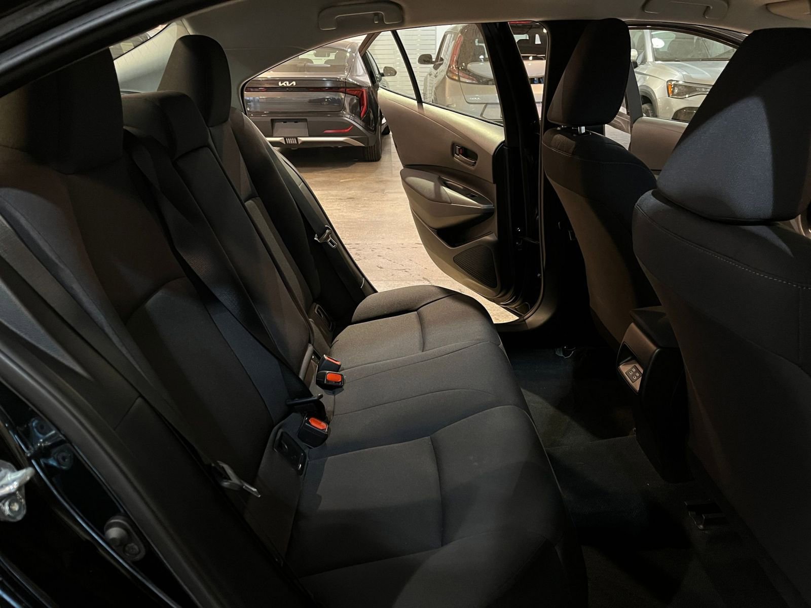 Used 2025 Toyota Corolla LE image 36