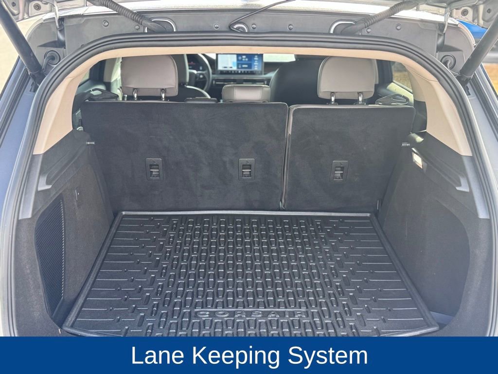 Used 2023 Lincoln Corsair Reserve image 7