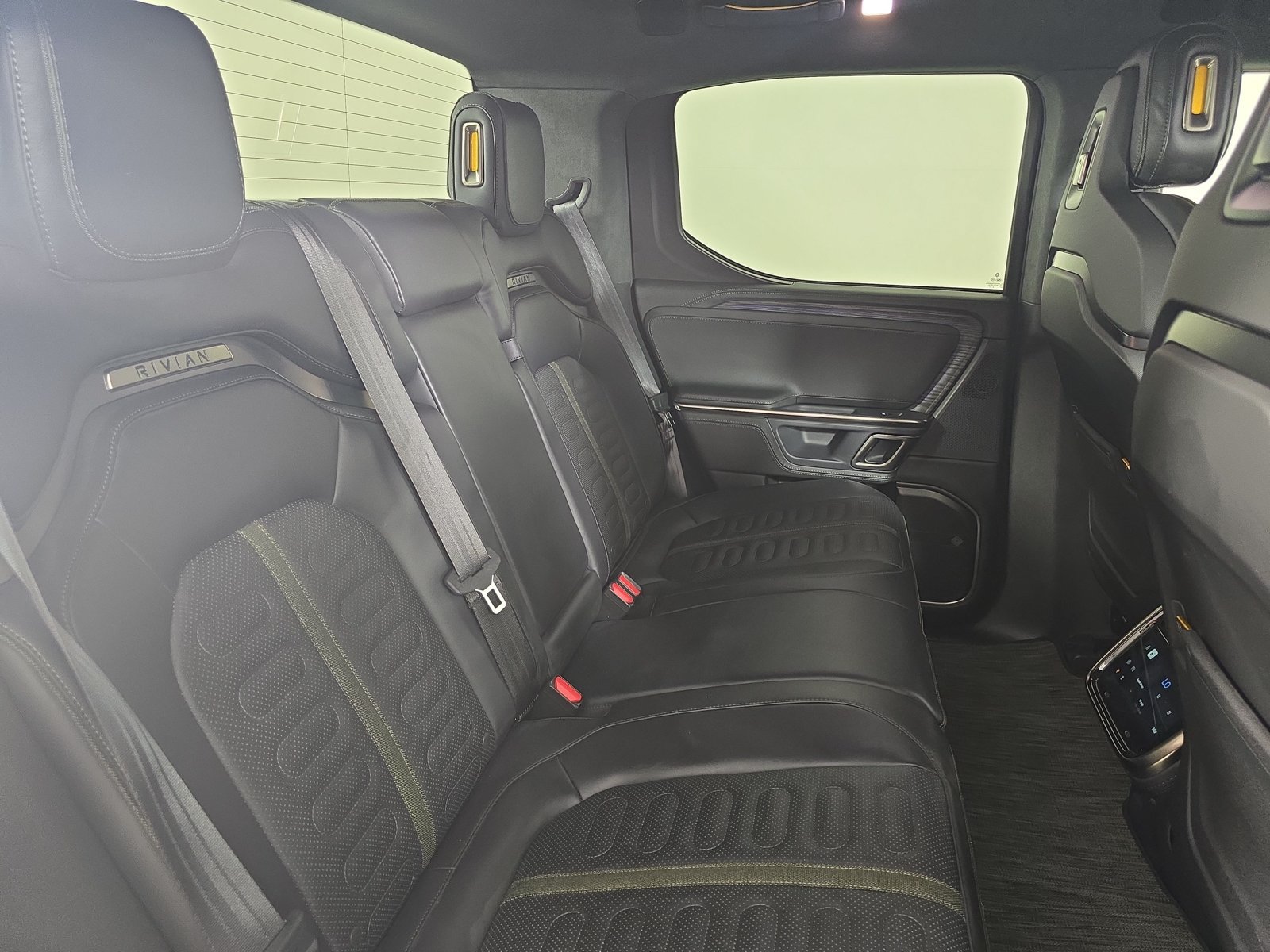 Used 2024 Rivian R1T Adventure Dual AWD/4WD image 22