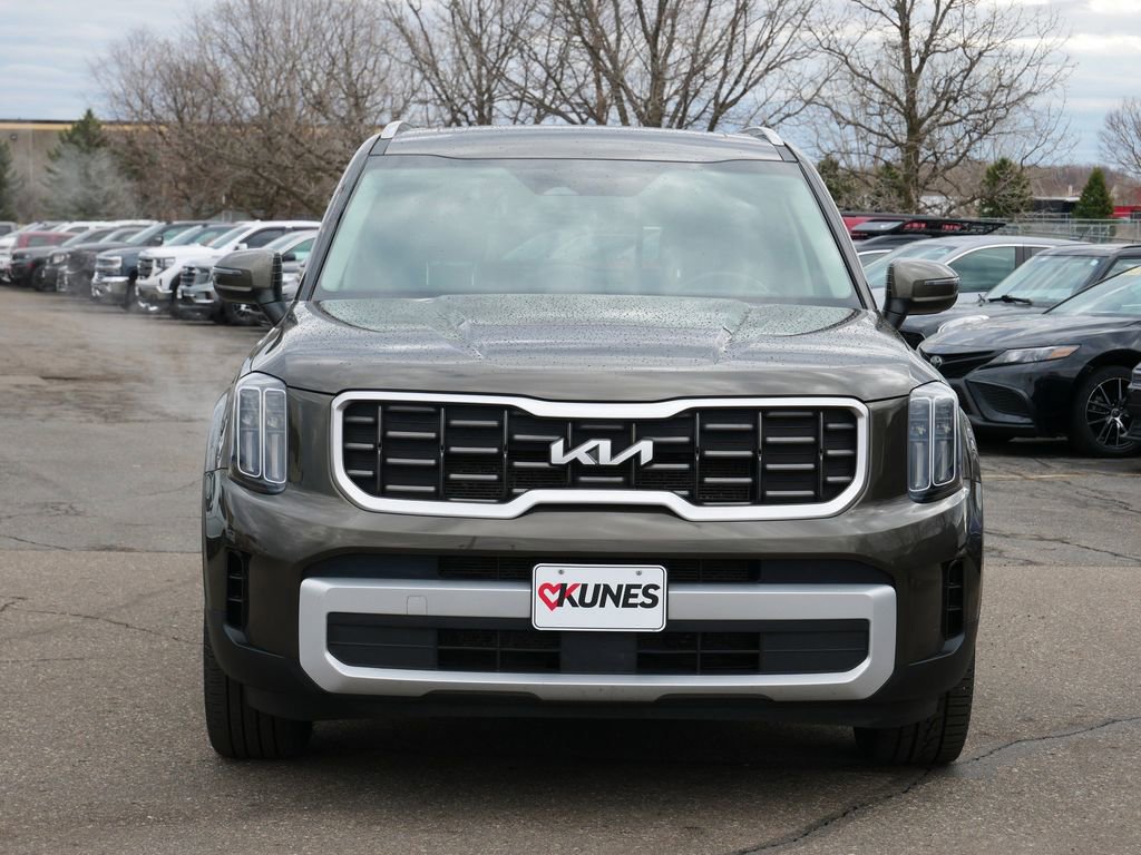 Used 2025 Kia Telluride S AWD/4WD image 2