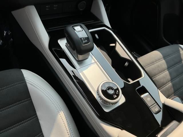 New 2025 Mitsubishi Outlander SE image 17