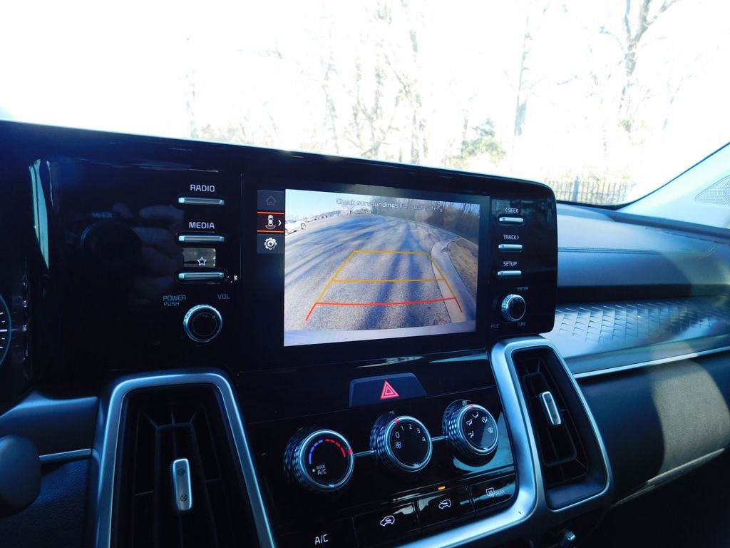 Used 2022 Kia Sorento LX image 10