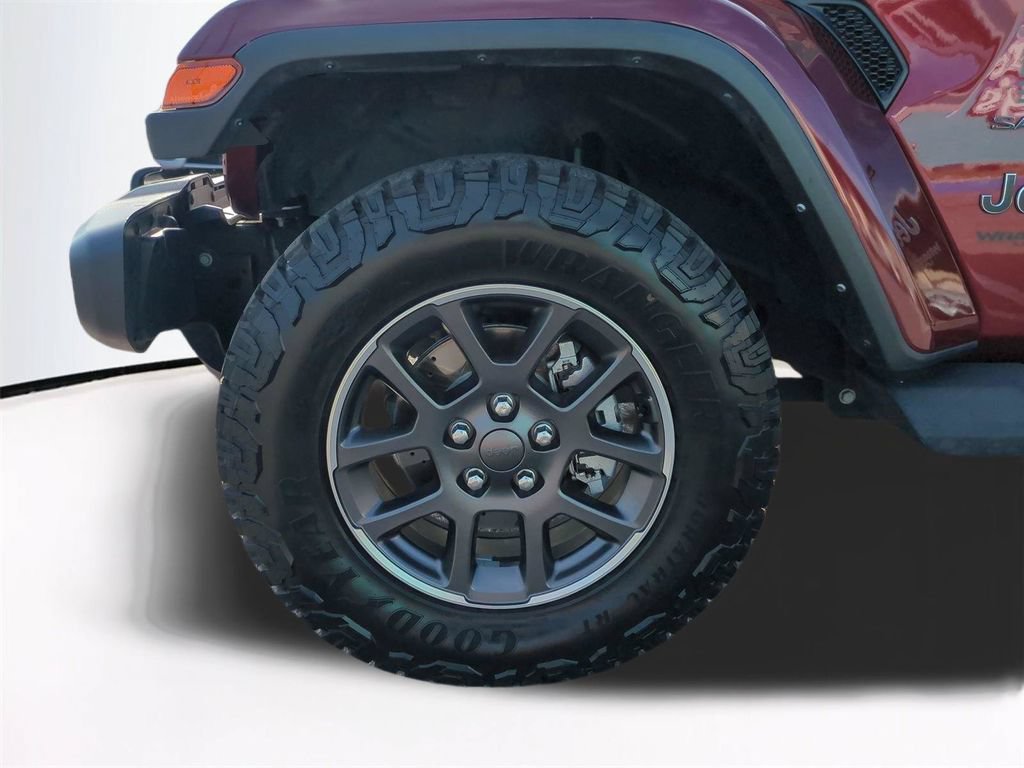 Used 2021 Jeep Wrangler Unlimited Sahara w/ Cold Weather Group AWD/4WD image 11