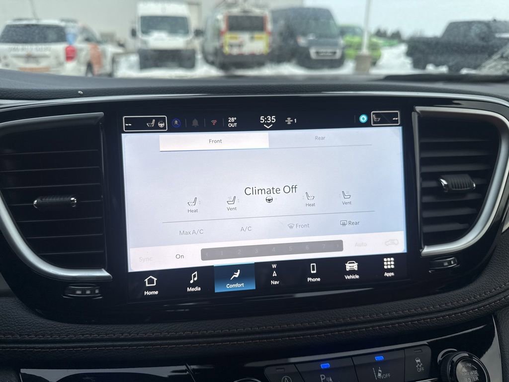 New 2026 Chrysler Pacifica Pinnacle image 31