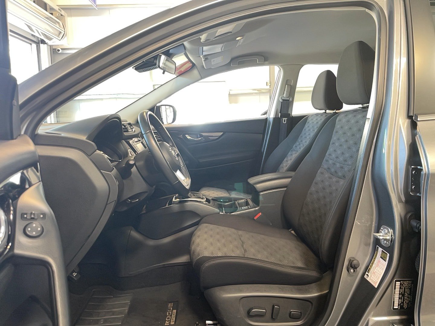 Used 2022 Nissan Rogue Sport SV AWD/4WD image 7