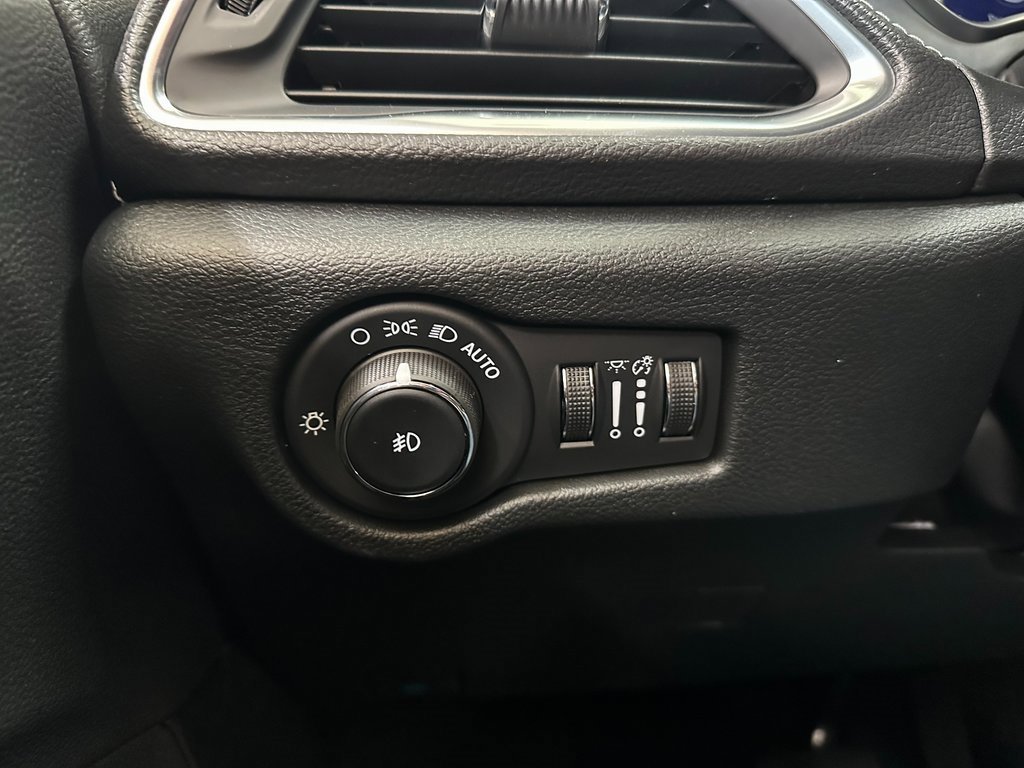 New 2026 Chrysler Pacifica Limited w/ S Appearance Package image 19