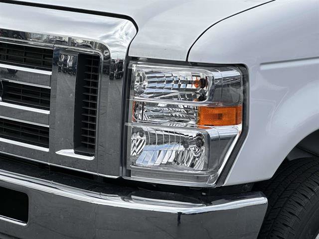 Used 2025 Ford E-350 and Econoline 350 Super Duty w/ Driver's Safety Package RWD image 7