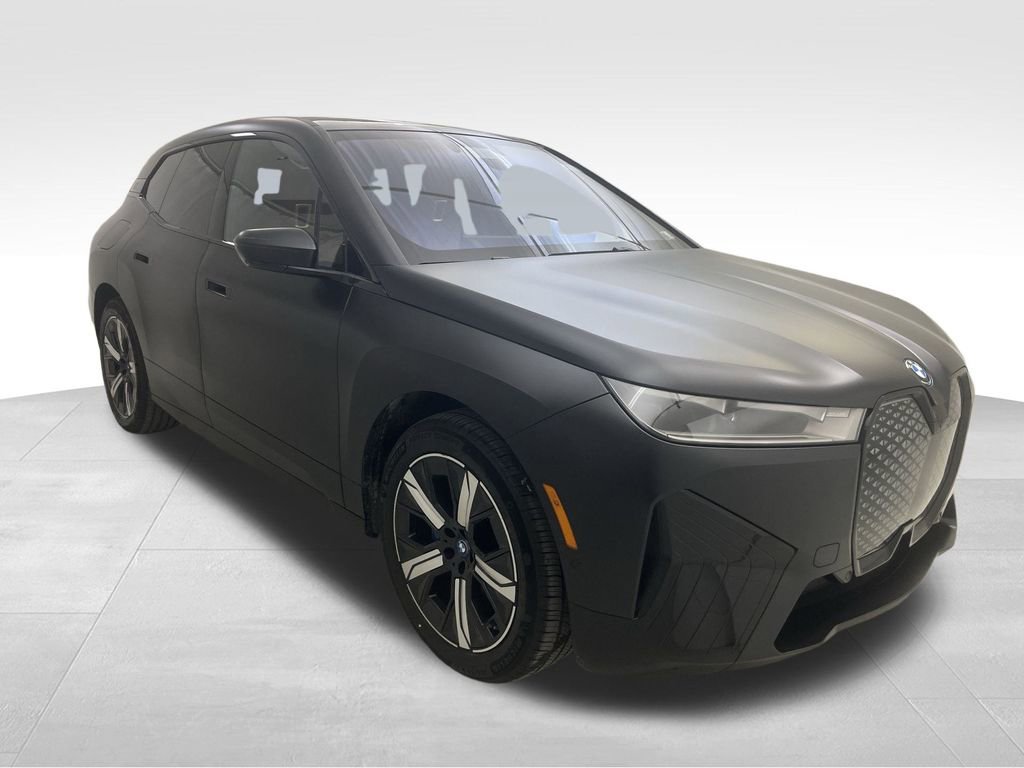 New 2022 BMW iX xDrive50 w/ Premium Package image 2