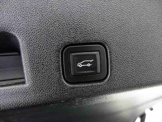 Used 2024 Chevrolet Traverse RS AWD/4WD image 35