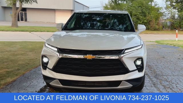 Used 2025 Chevrolet Blazer LT AWD/4WD image 3