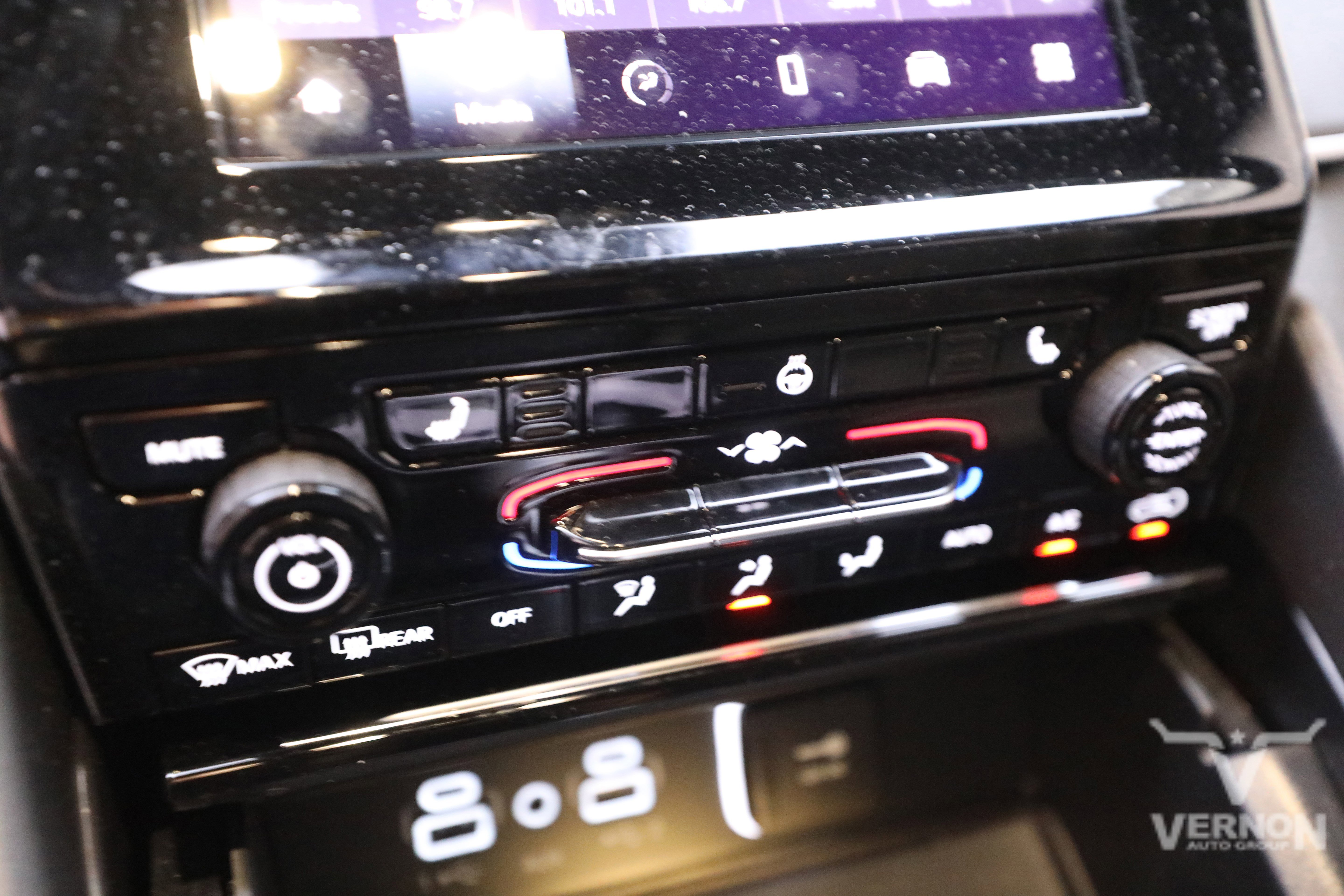 New 2025 Jeep Grand Cherokee Altitude image 24