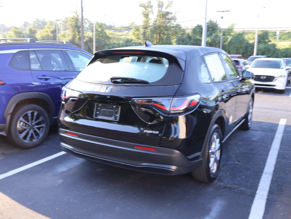 Certified 2024 Honda HR-V LX image 7