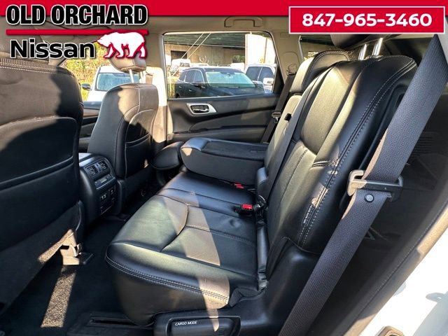 Used 2020 Nissan Pathfinder Platinum AWD/4WD image 11