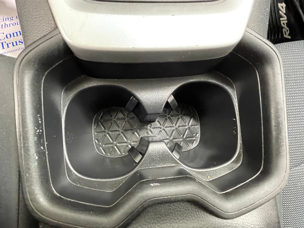 Used 2019 Toyota RAV4 LE w/ All Weather Liner Package AWD/4WD image 18