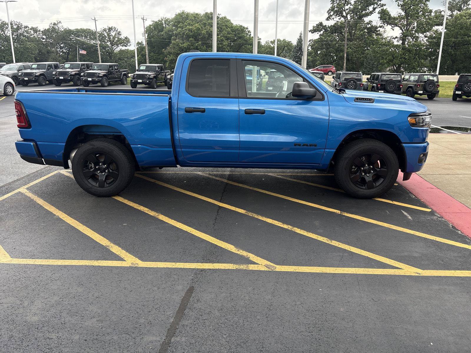 Used 2025 RAM 1500 Tradesman w/ Night Edition AWD/4WD image 4