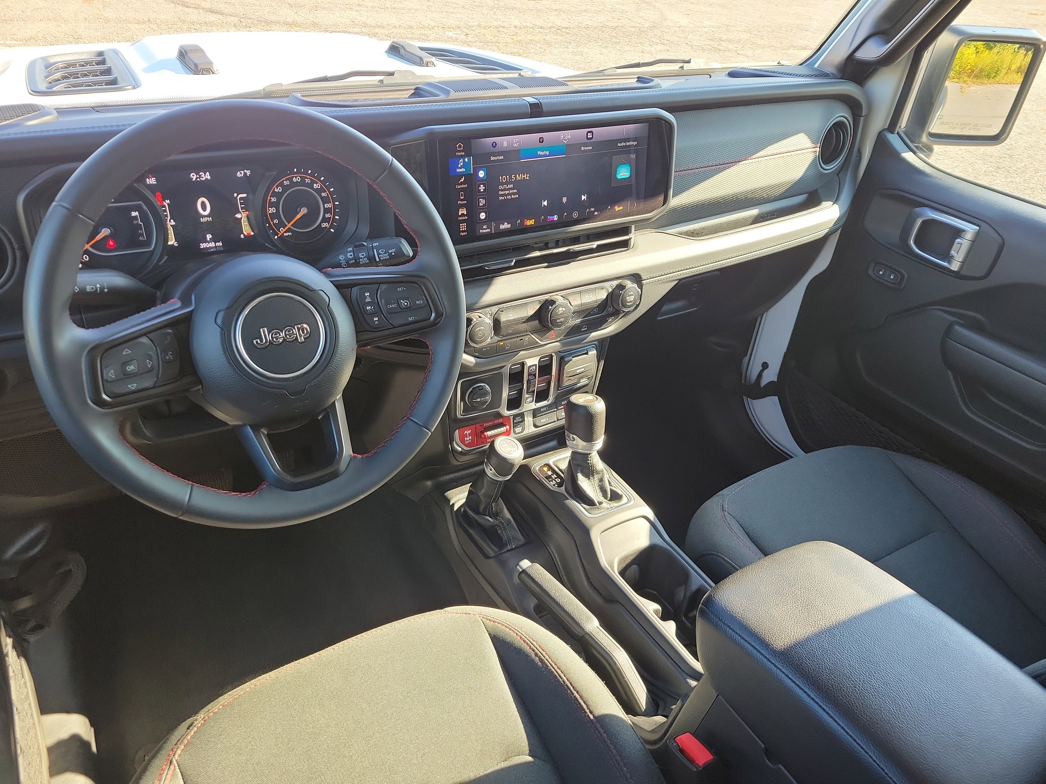 Used 2024 Jeep Wrangler Unlimited Rubicon image 19