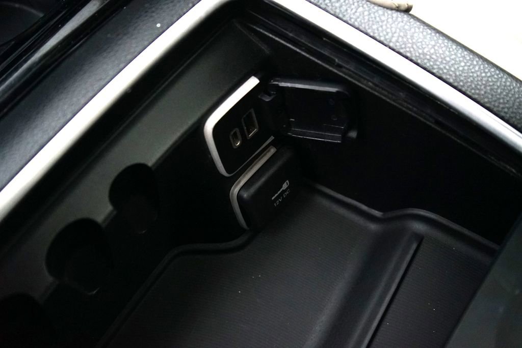 Used 2021 Chrysler Pacifica Limited w/ Premium & Safety Sphere Group AWD/4WD image 13