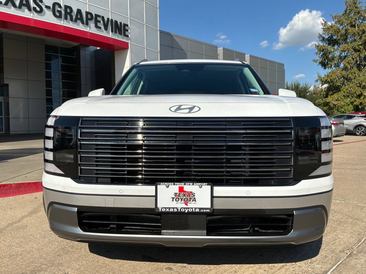 Used 2026 Hyundai Palisade SEL FWD image 3