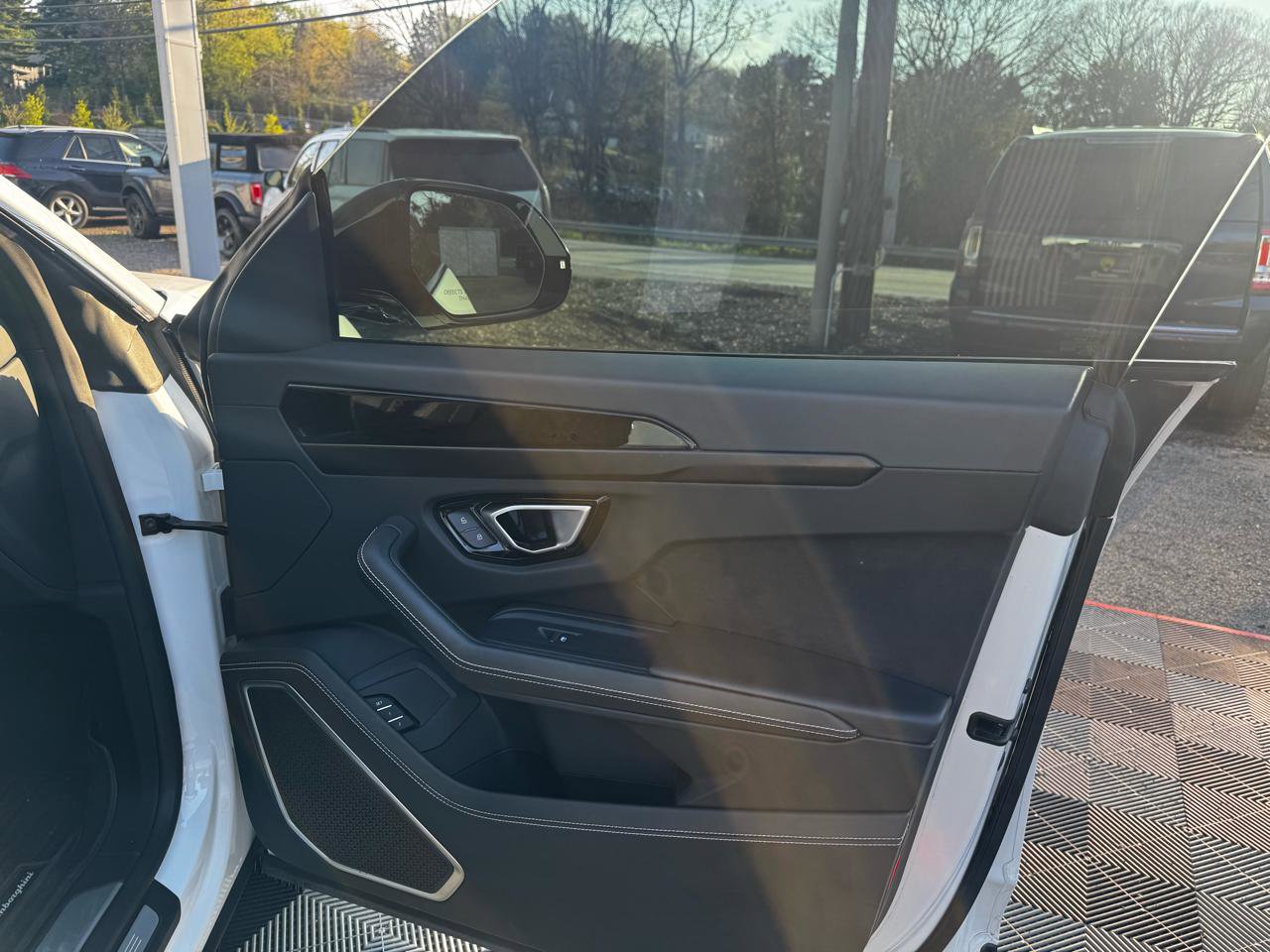 Used 2022 Lamborghini Urus image 46