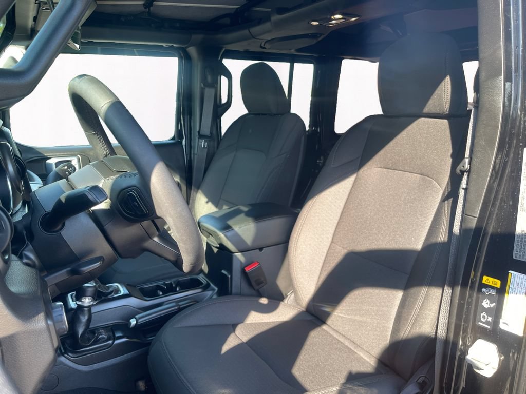 Used 2023 Jeep Wrangler Unlimited Sport AWD/4WD image 9
