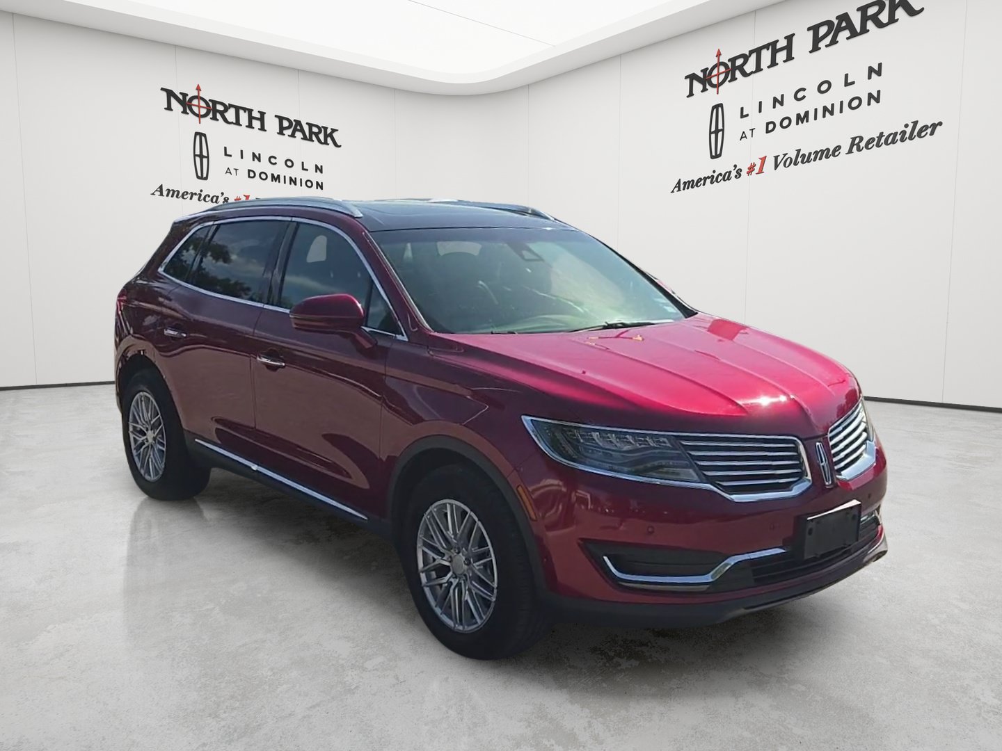 Used 2017 Lincoln MKX Reserve w/ Luxury Package AWD/4WD image 7