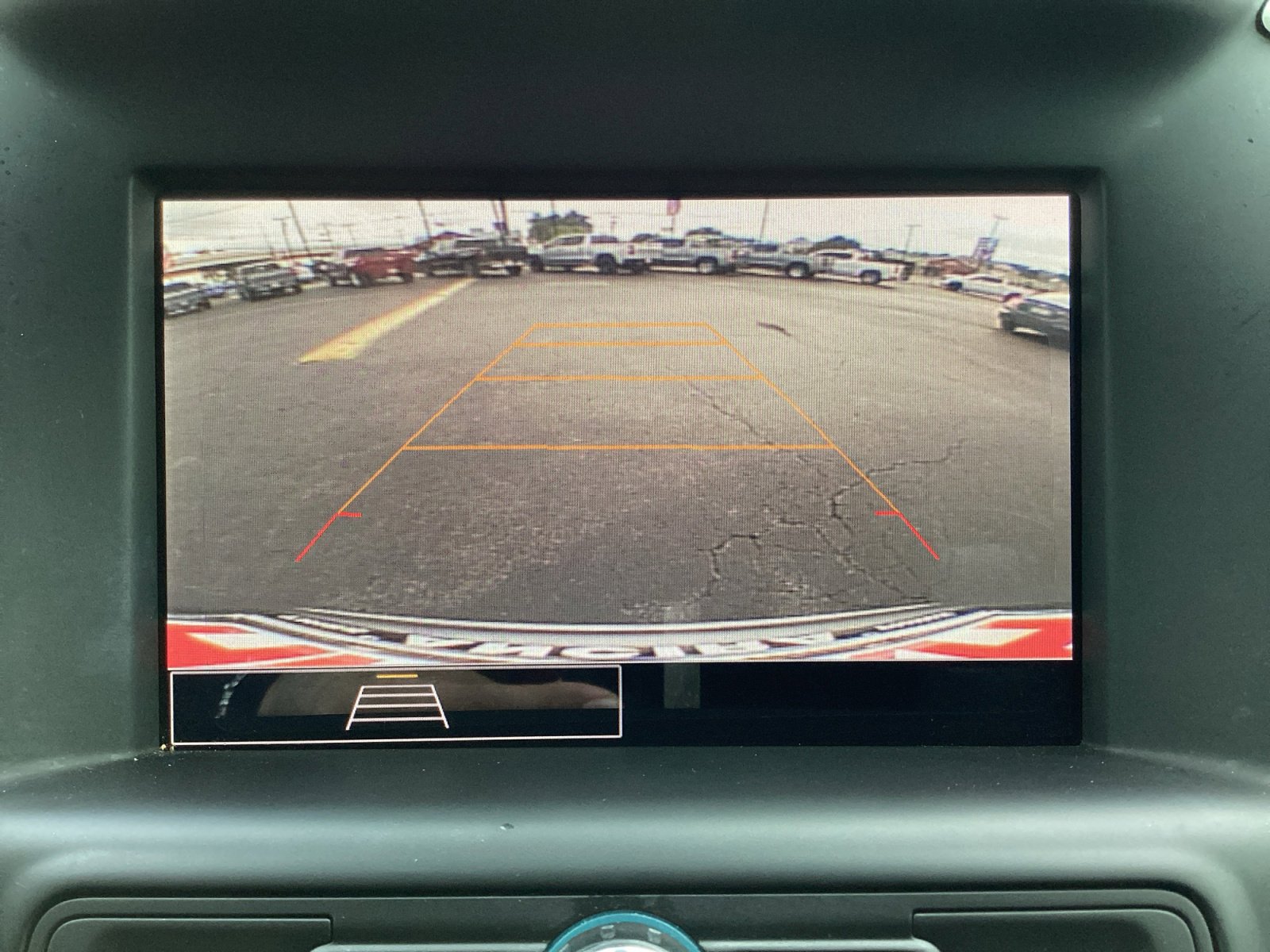 Used 2024 GMC Terrain SLE w/ Elevation Edition image 19