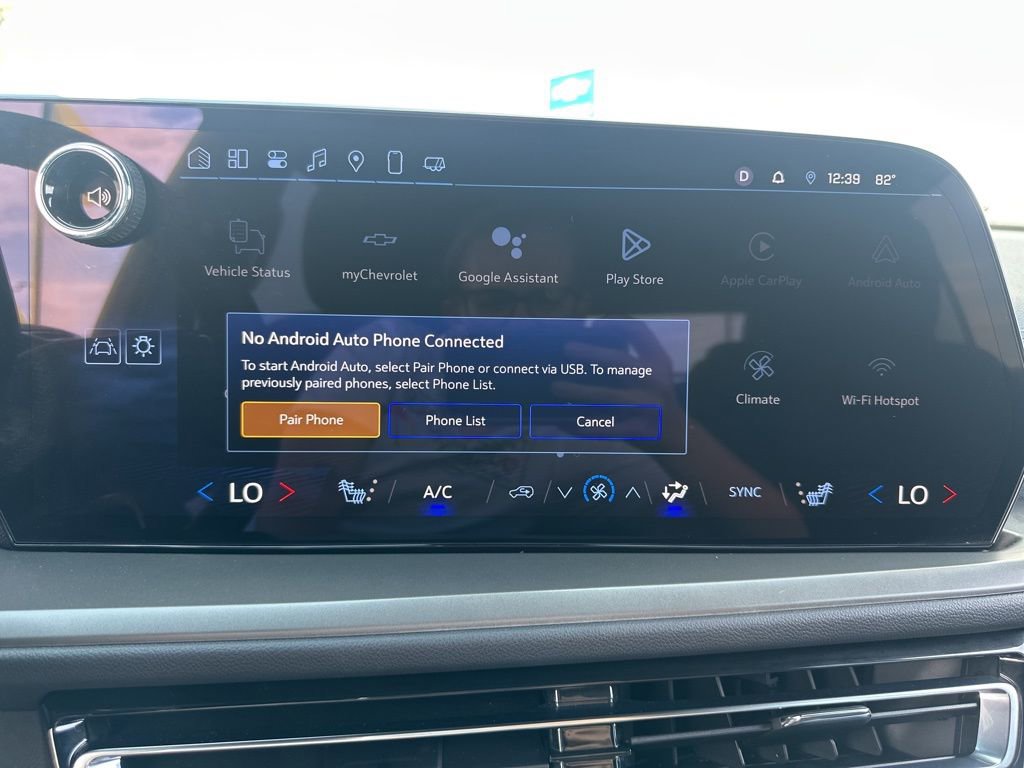 Used 2025 Chevrolet Traverse LT w/ Midnight/Sport Edition image 36