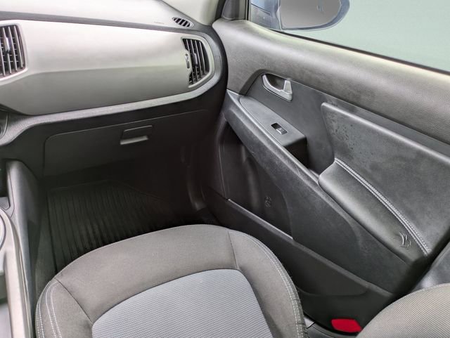 Used 2016 Kia Sportage LX image 18