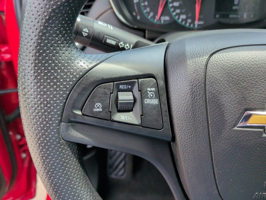 Used 2020 Chevrolet Trax LT FWD image 17