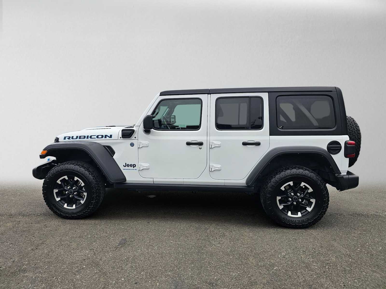 Used 2024 Jeep Wrangler Unlimited Rubicon 4xe AWD/4WD image 6
