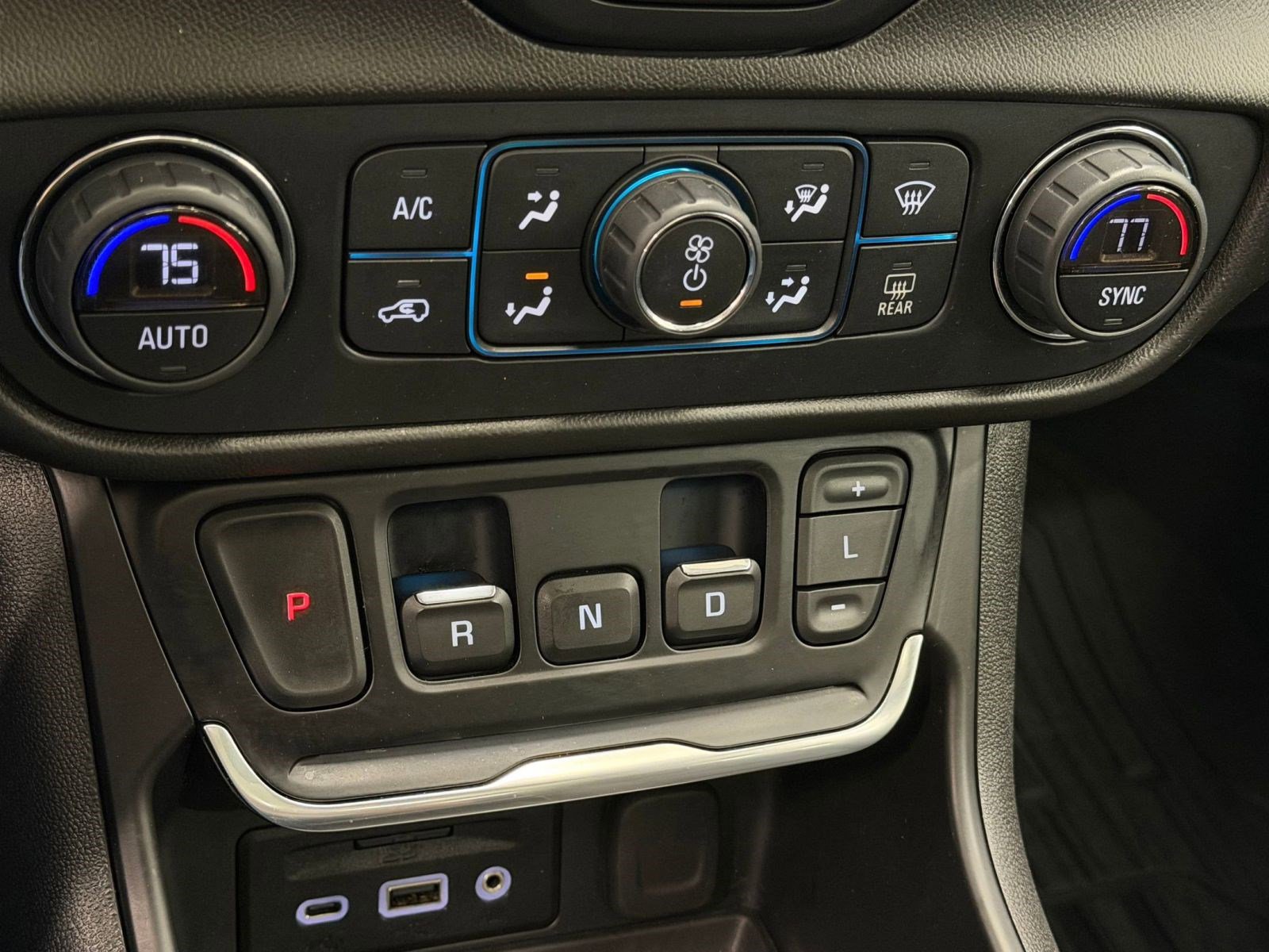 Used 2020 GMC Terrain Denali w/ Denali Premium Package image 27