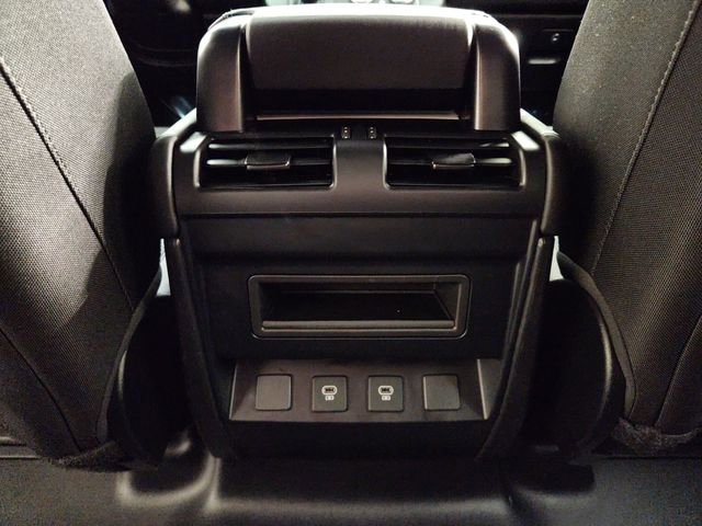 Used 2025 Land Rover Defender 110 S image 30