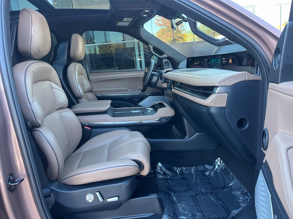 Certified 2025 Lincoln Navigator L Black Label AWD/4WD image 26