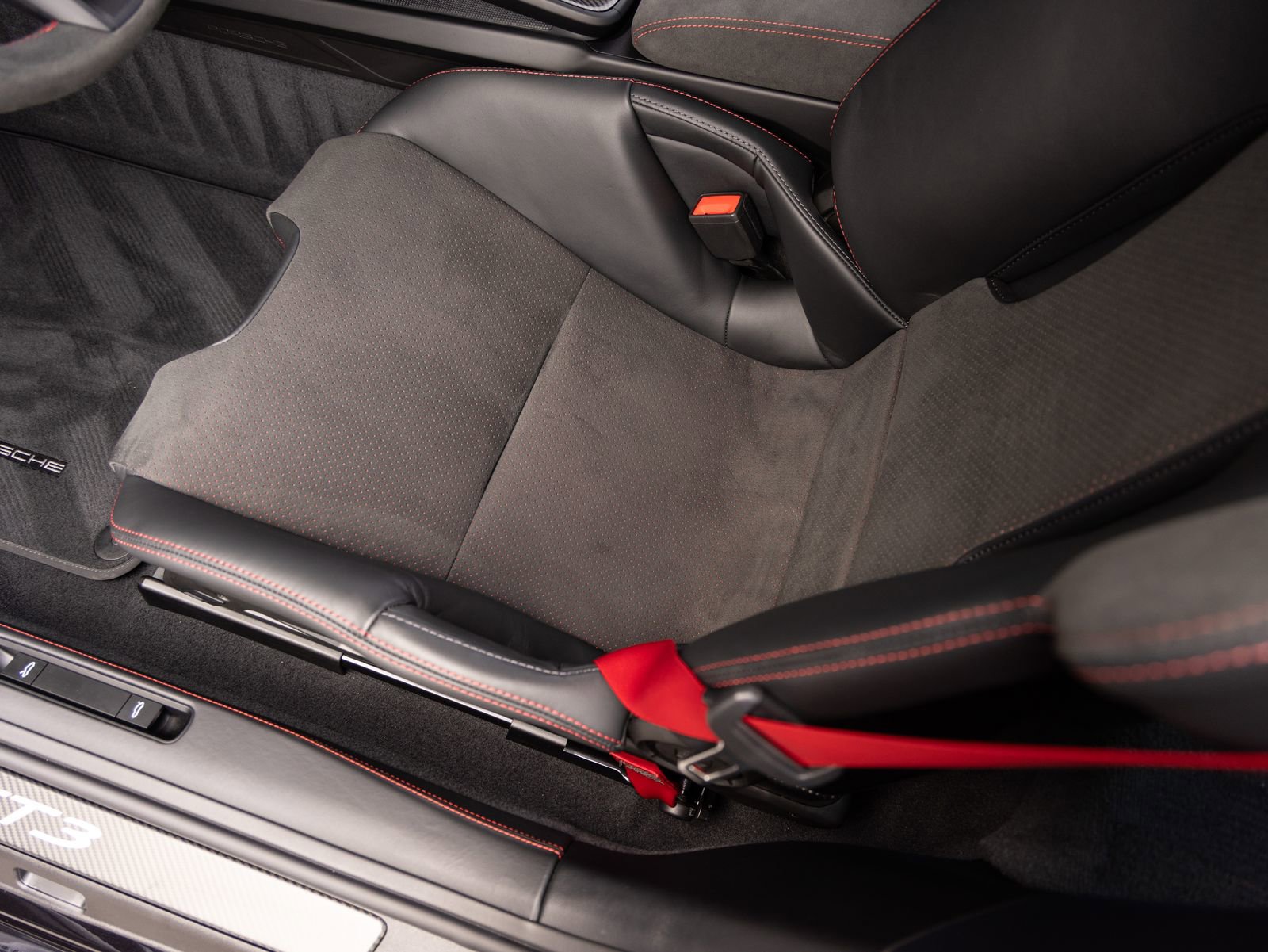 Certified 2025 Porsche 911 GT3 image 23