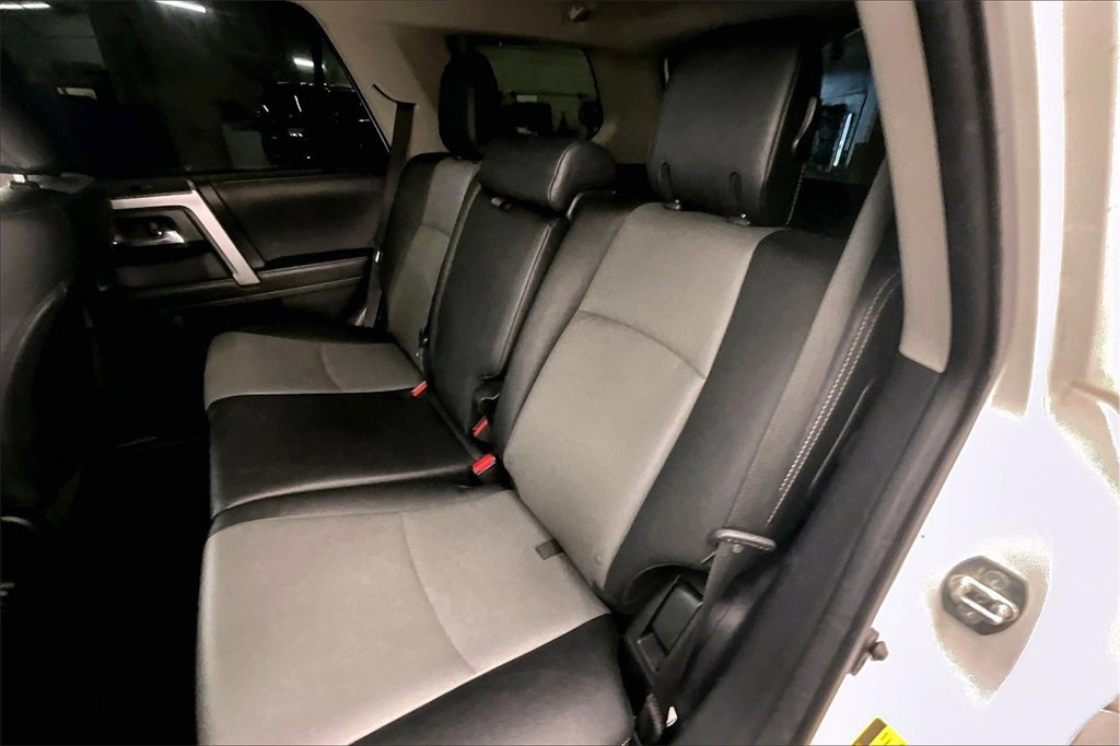 Used 2022 Toyota 4Runner SR5 Premium image 23