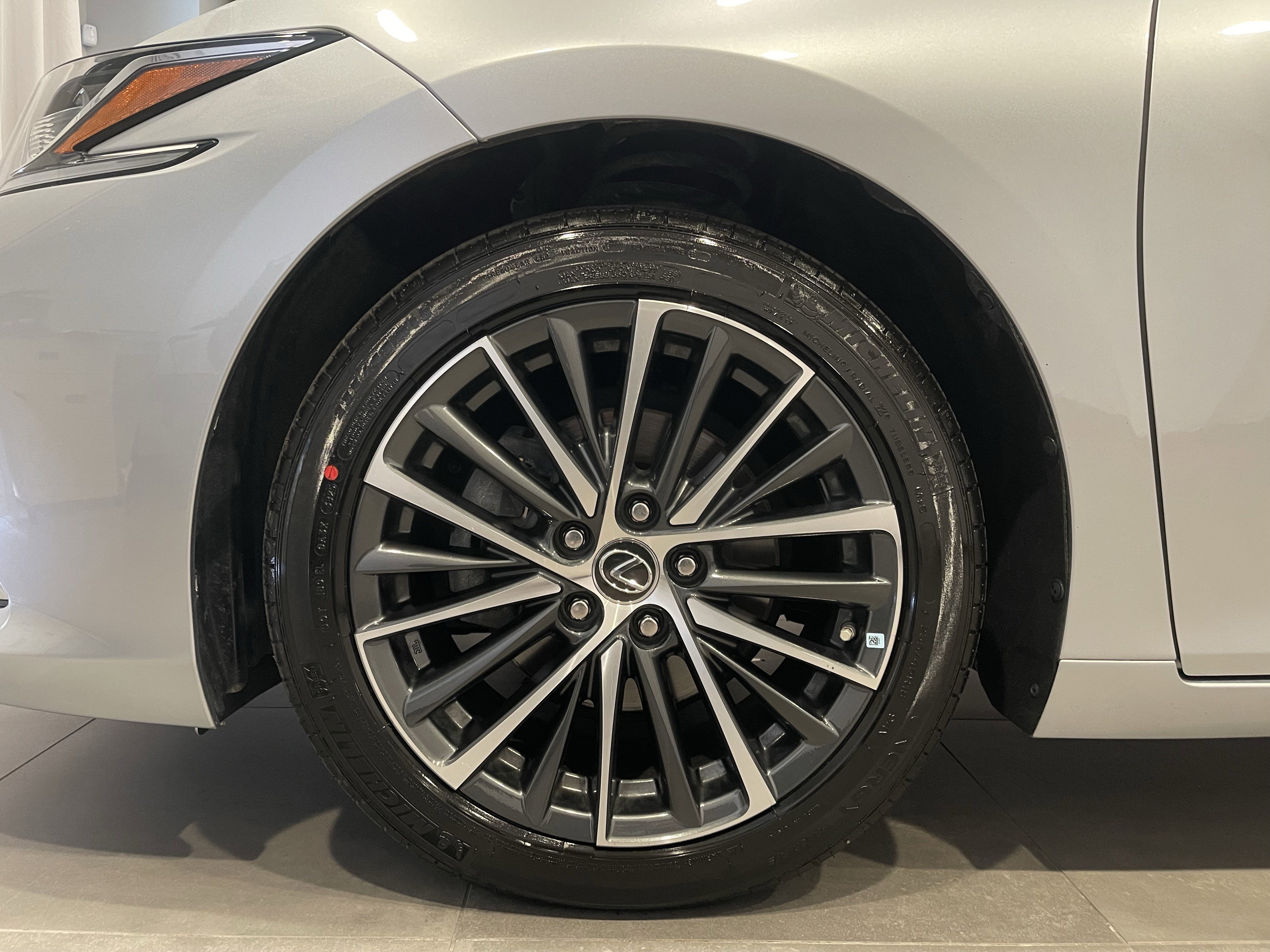 Used 2022 Lexus ES 350 w/ Premium Package image 7