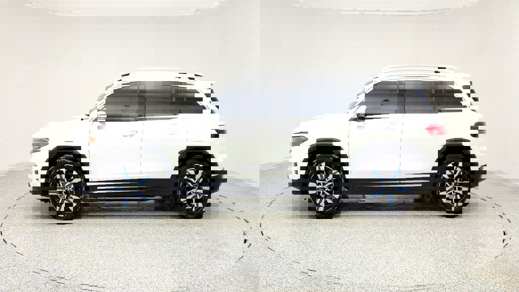 Used 2023 Mercedes-Benz EQB 350 4MATIC SUV w/ Exclusive Package image 8