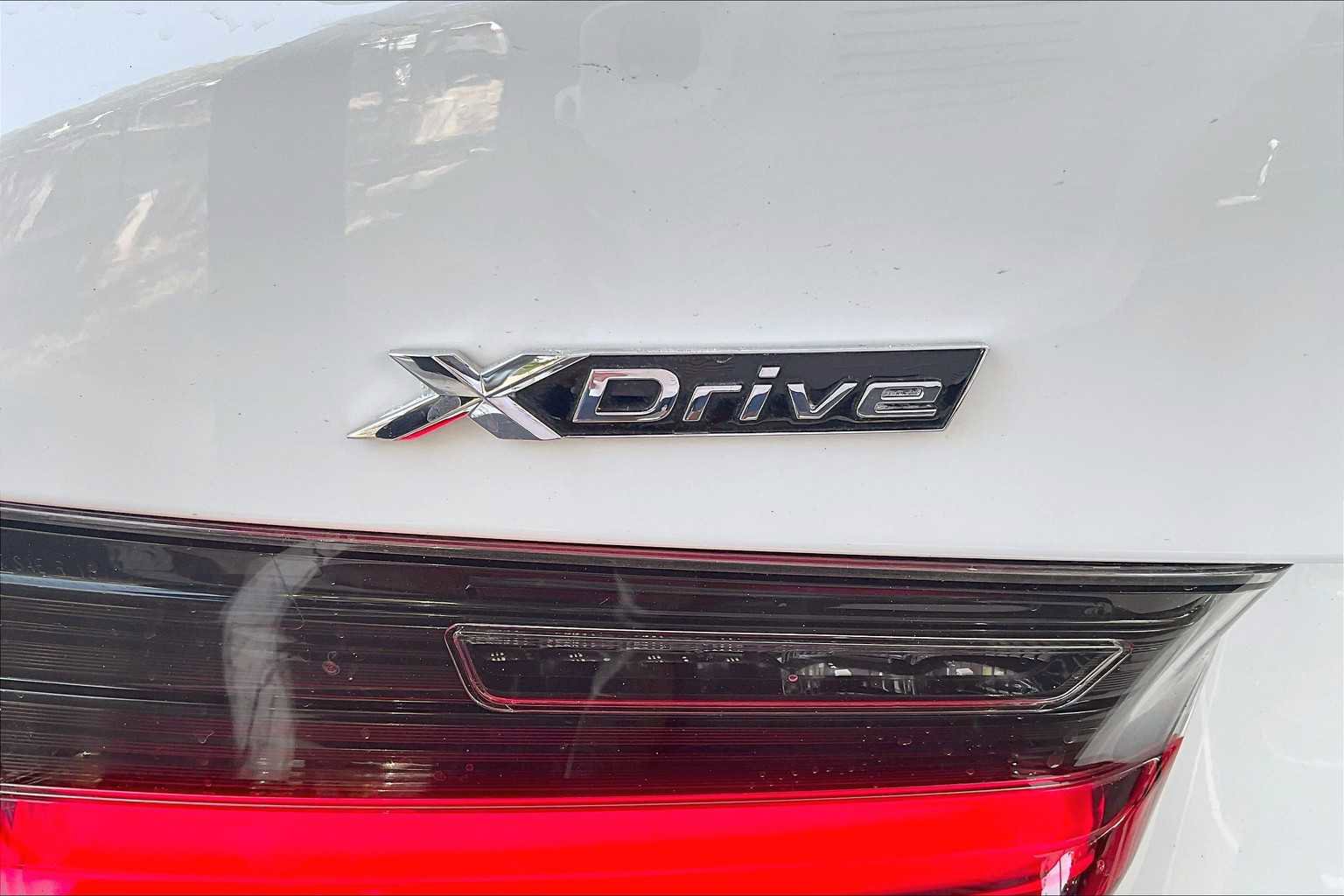 Used 2023 BMW 330e xDrive w/ Premium Package image 30